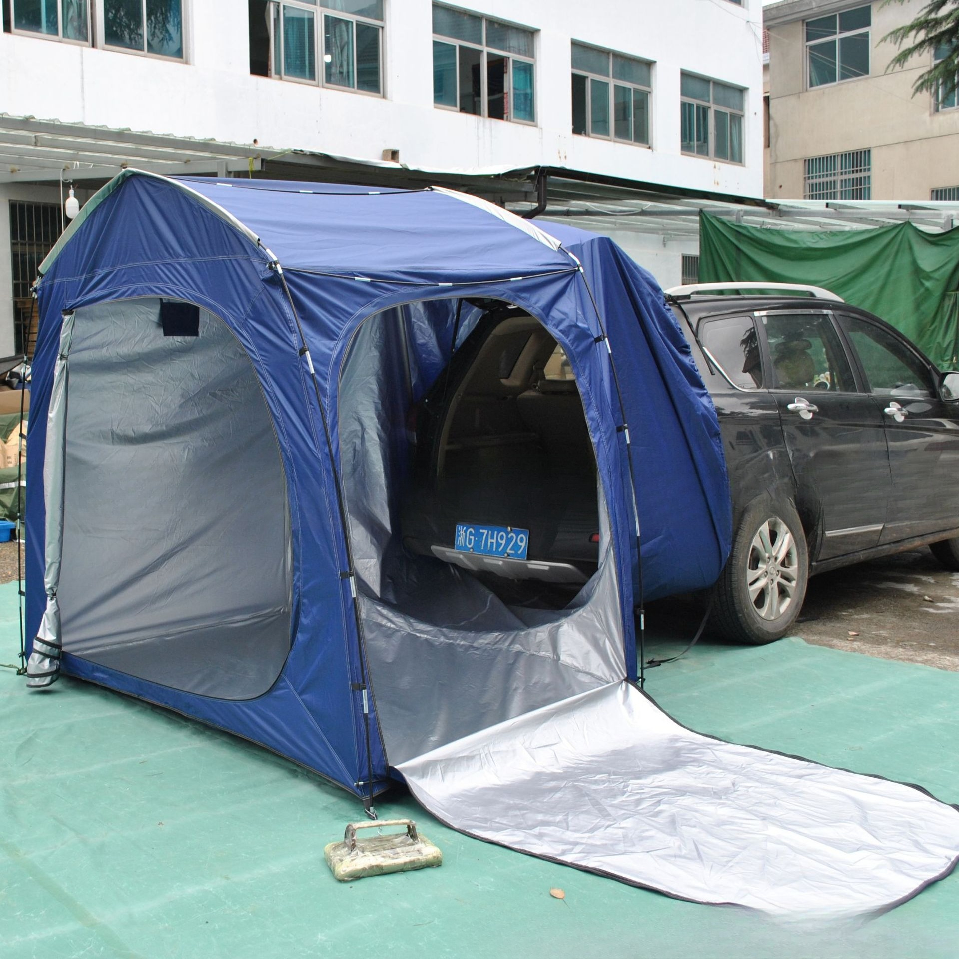 Easy to store full-model rear  – обзор и цена Emergency Mylar Tent